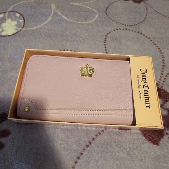 Juicy Couture Wallet - Picture 2 of 8